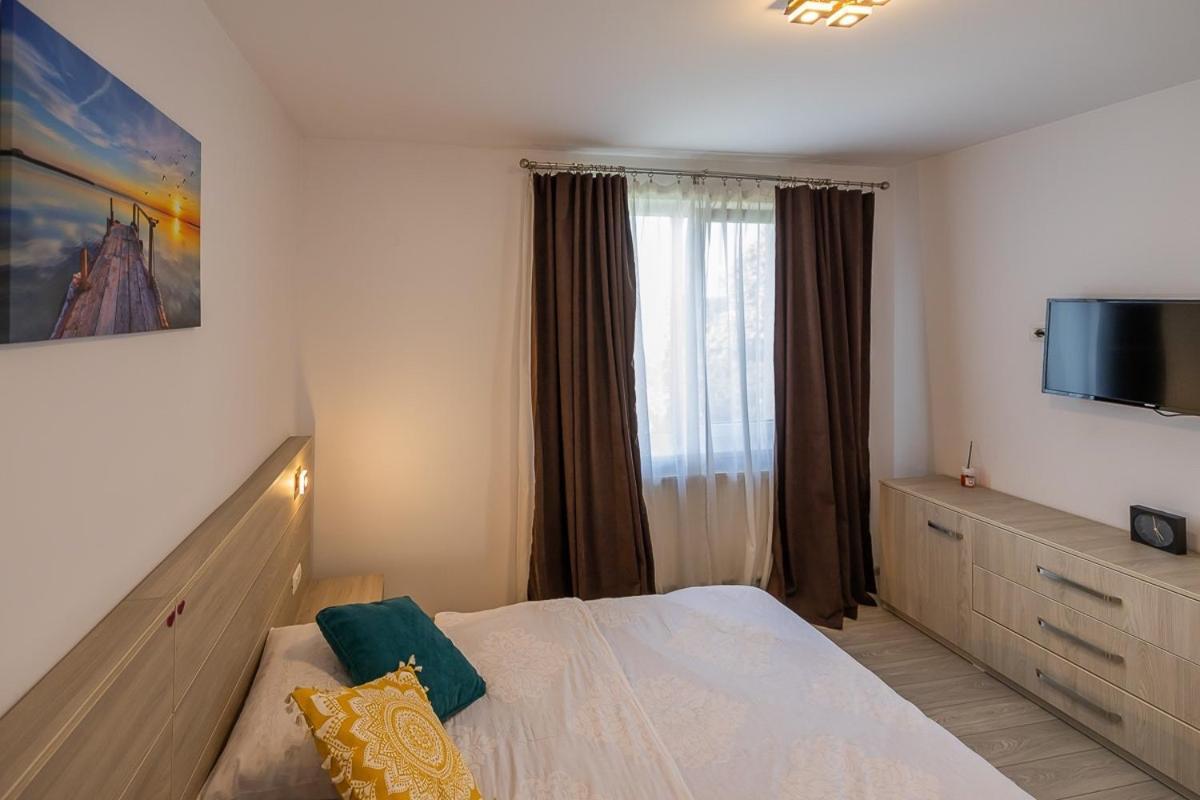 Apartament Expoparc Питещ Екстериор снимка
